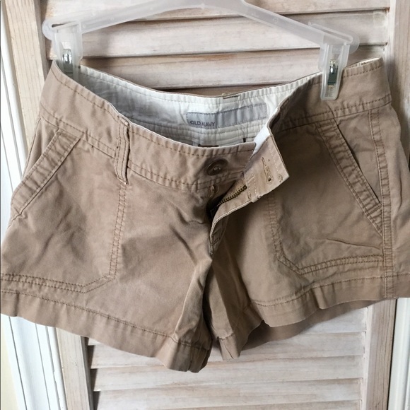Old Navy Khaki Shorts Size 2- EUC - Picture 2 of 5